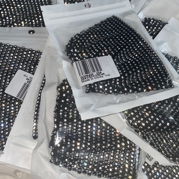 Breathable Rhinestone Mask - Picture 5 of 5